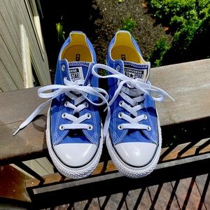 Unisex All Star Converse.